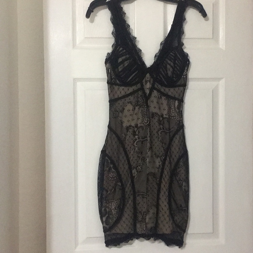 Bebe lace dress